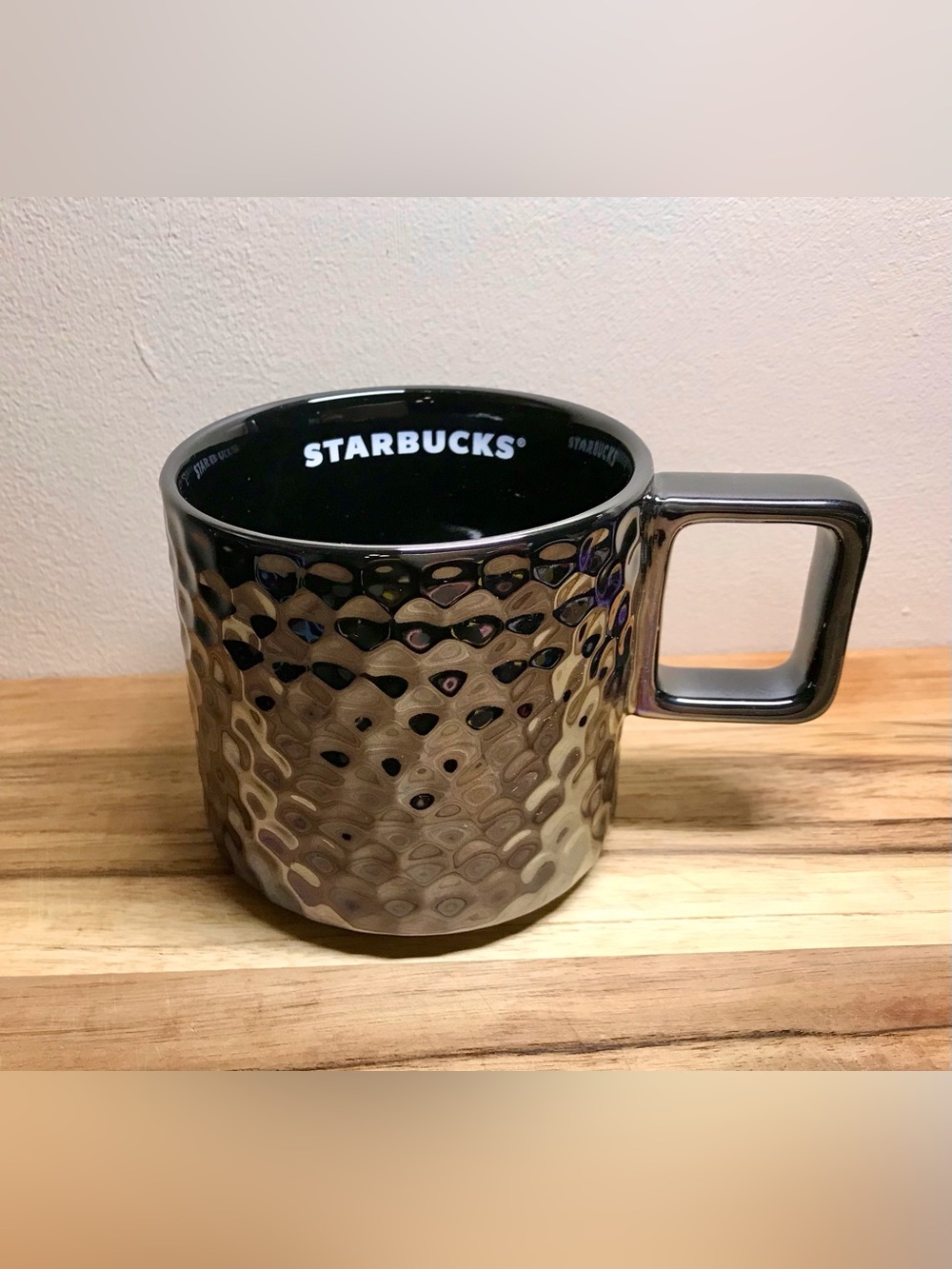 NEW Starbucks Coffee Co Black Shinny Sheik Raised Texture Handle Coffee Tea Mug